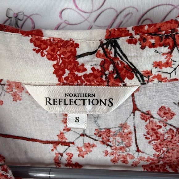 Northern Reflections button up collared flowers Red and White Floral Blouse - Picture 10 of 13